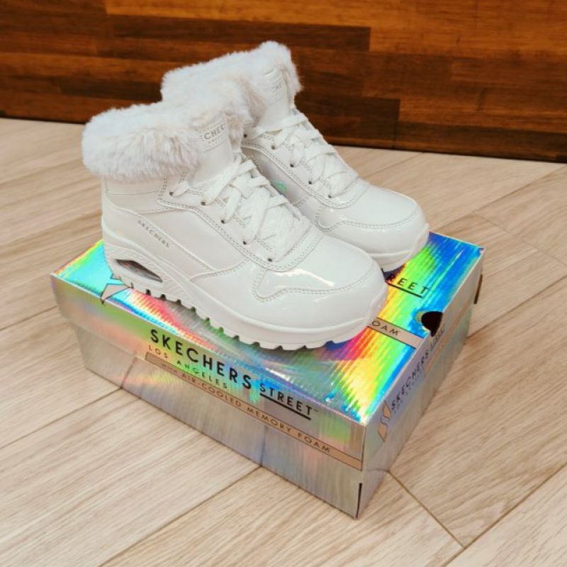 SKECHERS-4.jpg